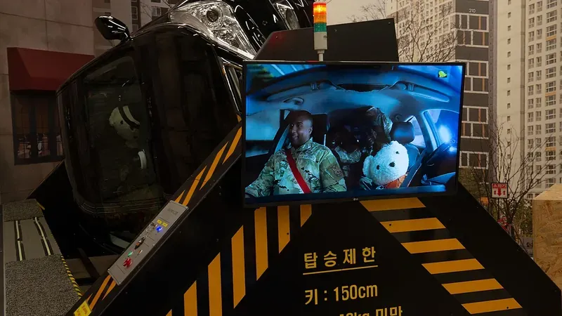 자동차 전복 체험 장치 및 어린이 카시트·안전벨트 중요성 교육장
