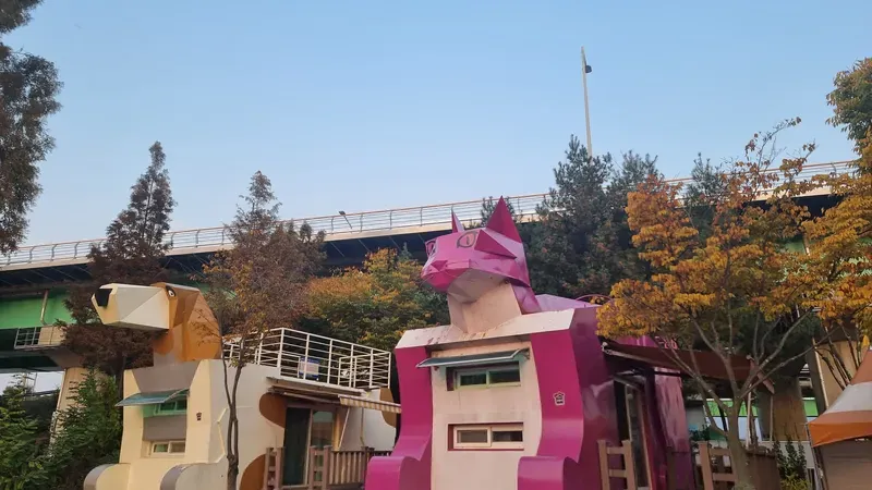 유아 동반 가족에게 인기 높은 동물 캐릭터 테마 캐라반