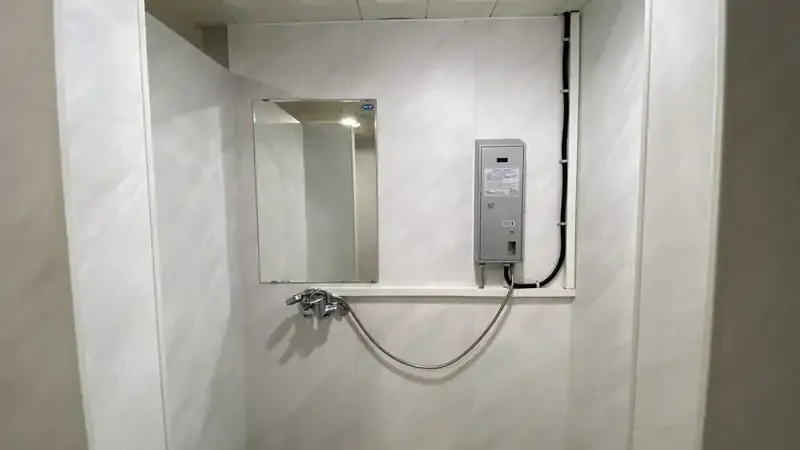 숲속 피톤치드를 온전히 느끼는 자연 친화적 목재 데크 영지