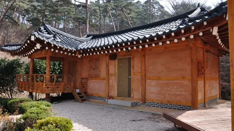 전통 한옥 및 피톤치드 목조 숲속의집 독채