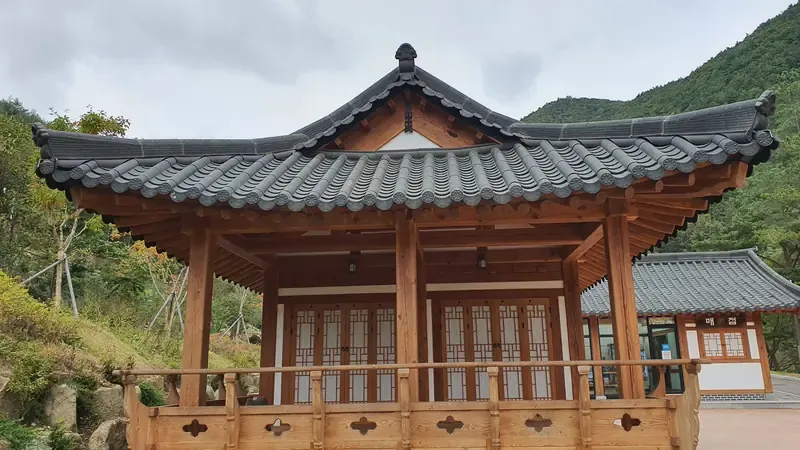 고품격 전통 한옥 스테이 및 친환경 온돌 독채