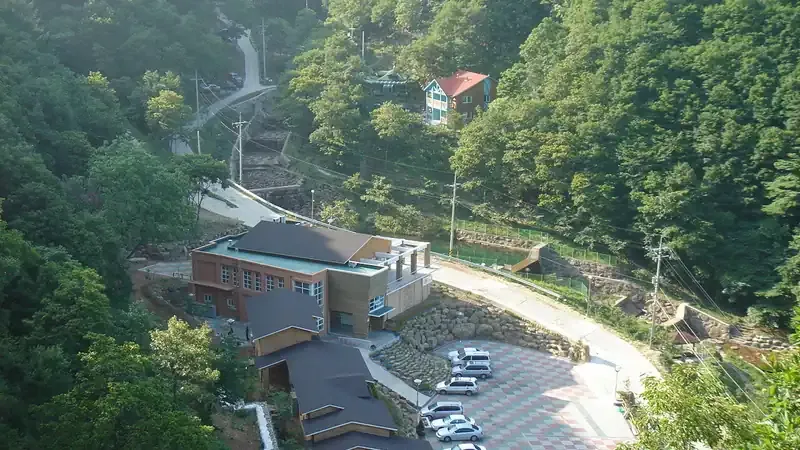 피톤치드 가득한 목조 숲속의집 및 한옥 힐링실