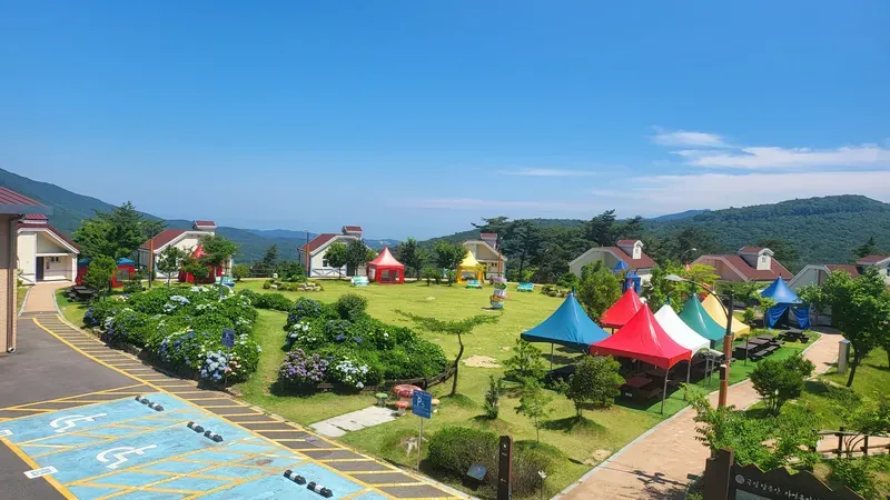 어린이 눈높이에 맞춘 전래동화 캐릭터 테마 숲속의 집 단지