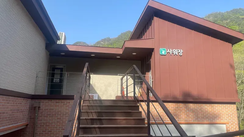 텐트와 침구류가 완비된 숲속 풀옵션 카바나 및 산막 텐트
