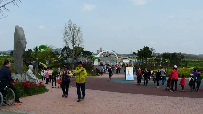살아있는 나비 수만 마리가 날아다니는 나비생태관