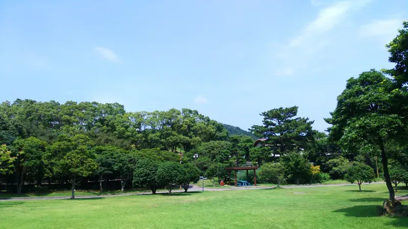 꿈자람 어린이 독서자료실 및 그림책 북카페 놀이터