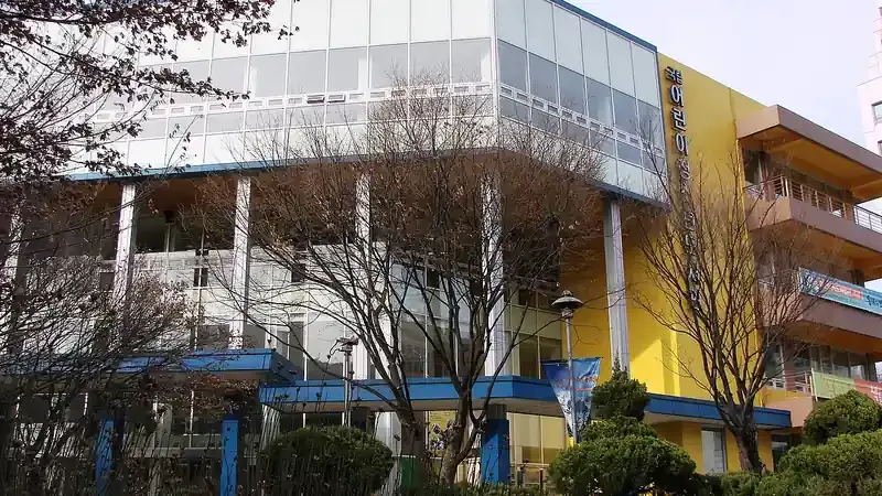 국립어린이청소년도서관 (미꿈소 & 온돌 그림책마루)