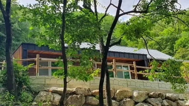 화악산 청정 원시림 속 집다리골자연휴양림 전경