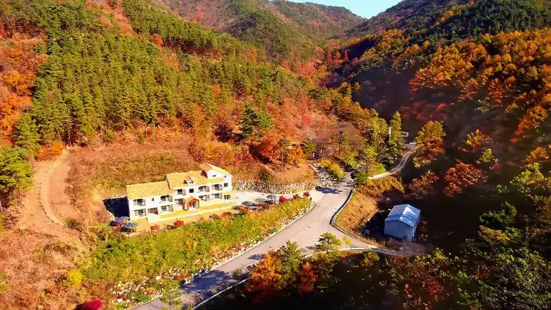 말티재 숲속을 한눈에 조망하는 무장애 산책로