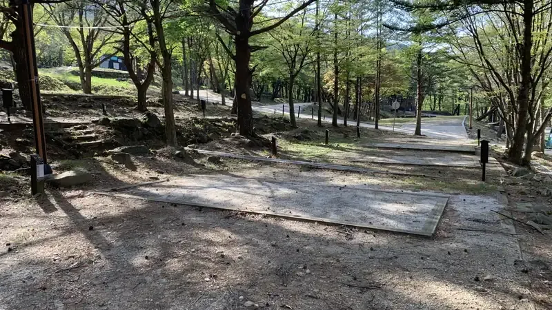 덕유산 구천동 맑은 계곡과 울창한 활엽수림 숲속 쉼터
