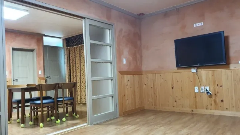 선운산 울창한 자연림에 둘러싸인 쾌적한 피톤치드 숲속 쉼터