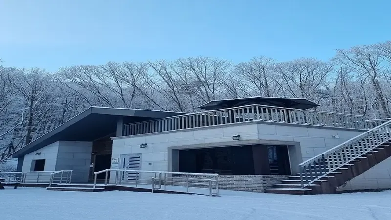 하트모양 용추폭포 암반 계곡 수변 쉼터