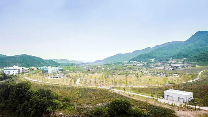 재인폭포 주상절리 현무암 협곡 자연 쉼터