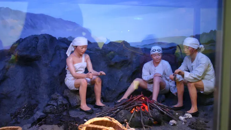 세화 바다가 내려다보이는 야외 잔디광장 전망 쉼터