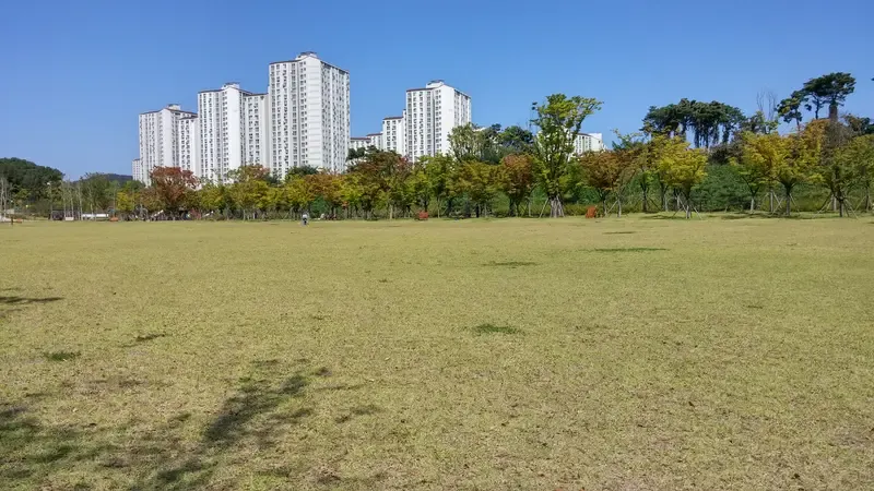 광교호수공원 원천호수 수변공원 및 가족 나들이 명소 전경