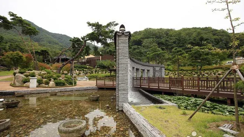 쉬자파크 입구 매표소 및 수변 데크 보행 진입로