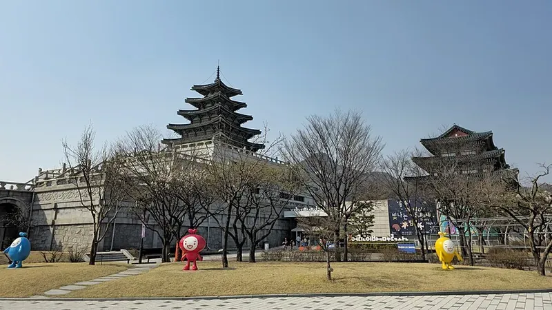 어린이박물관 동측 단독 출입구 및 유모차 진입로