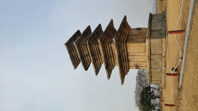 국보 제289호 익산 왕궁리 5층석탑 정측면 및 진입로