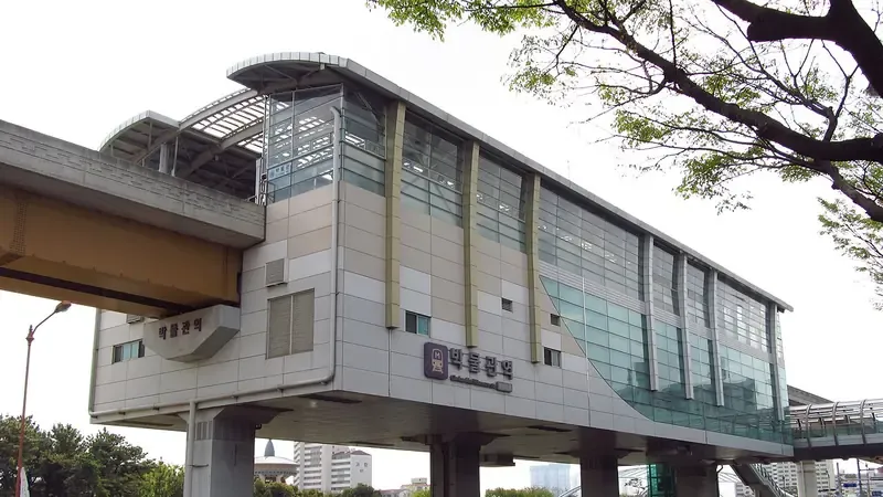 구지봉 공원 연계 박물관 지상 주차장 및 가야누리 보행로