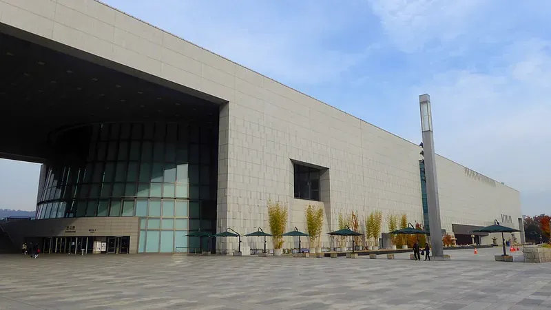 이촌역 연결 보행 광장 및 박물관 서측 진입로