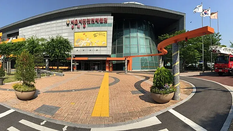 어린이대공원 연계 진입 보행광장 및 무장애 진입로