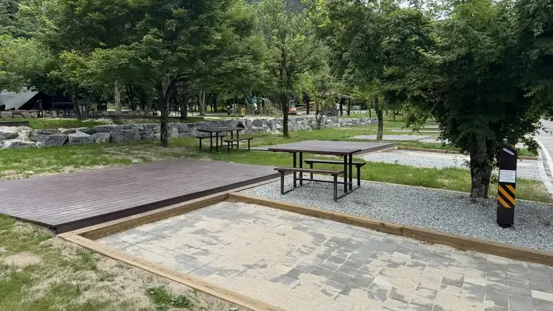 자동차야영지 영지 바로 앞 1:1 문 앞 주차 공간