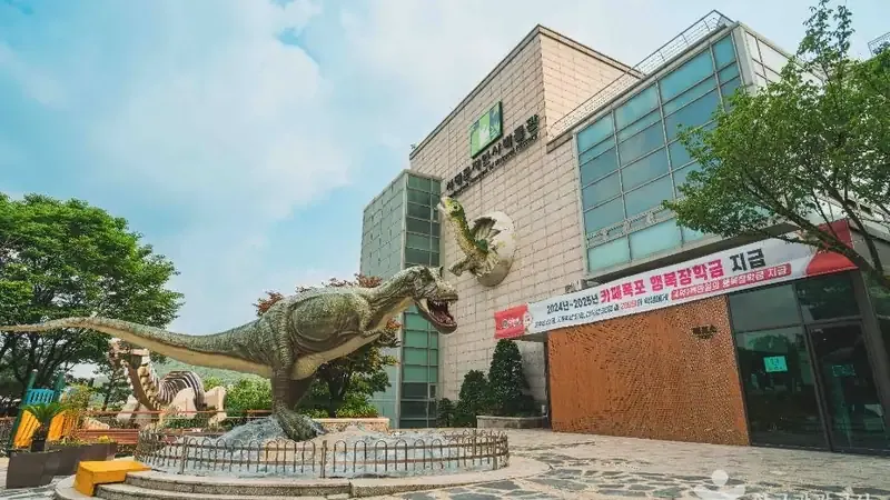 안산 자락길 진입로 및 서대문자연사박물관 전용 주차장 공간