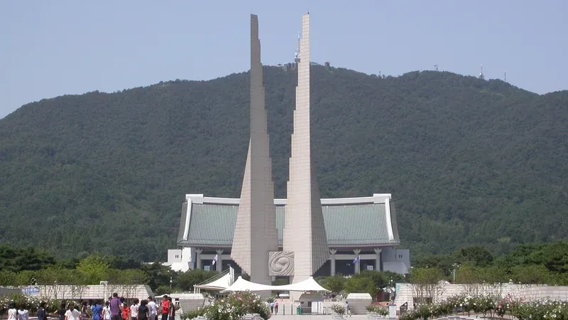 겨레의 집 전면 태극기 한마당 및 광장
