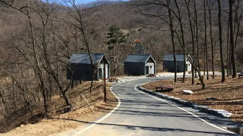 아이들이 직접 나무 장난감을 만들 수 있는 목재문화체험관 공예실